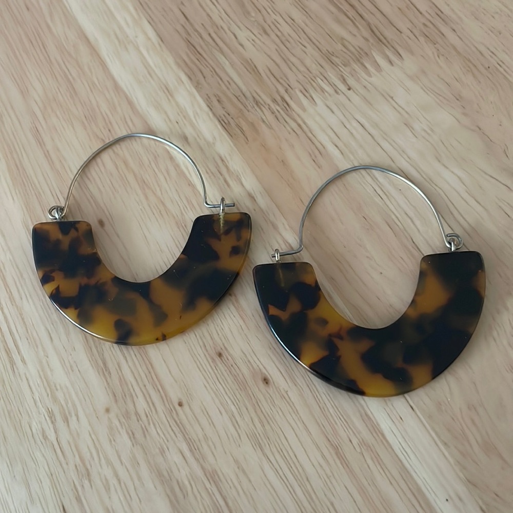 Francesca’s Tortoise Shell hoops